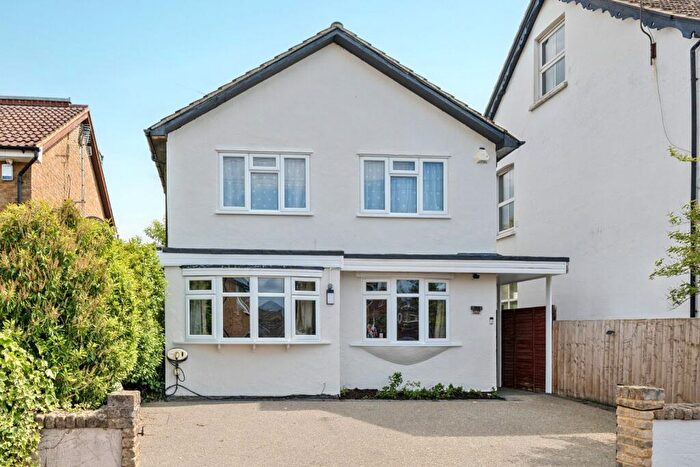 3 Bedroom Detached House For Sale In Bloomfield Road, Bromley, BR2