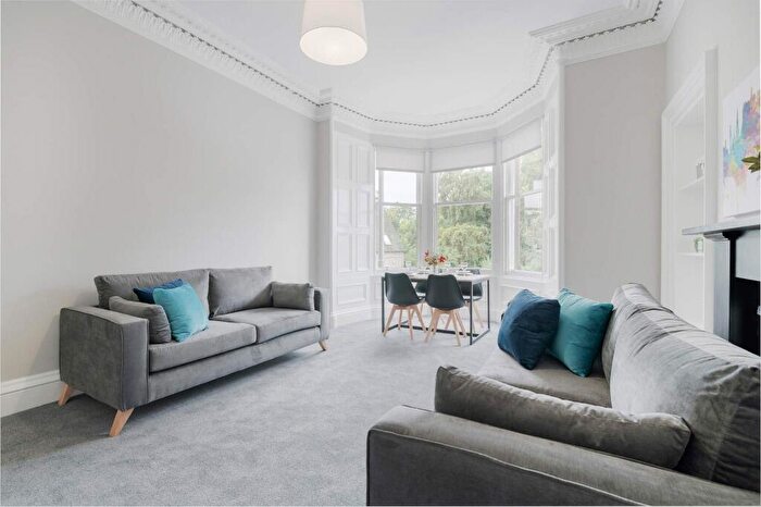 3 Bedroom Flat To Rent In Ardmillan Terrace, Edinburgh, EH11