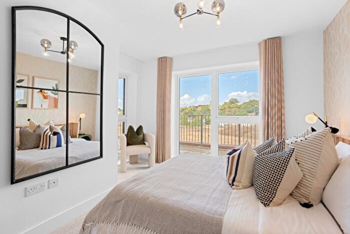 2 Bedroom Apartment For Sale In Sandy Road, Erith, DA8