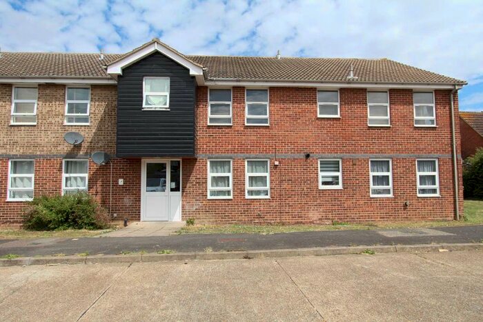 1 Bedroom Flat To Rent In Hazelwood, Benfleet, SS7