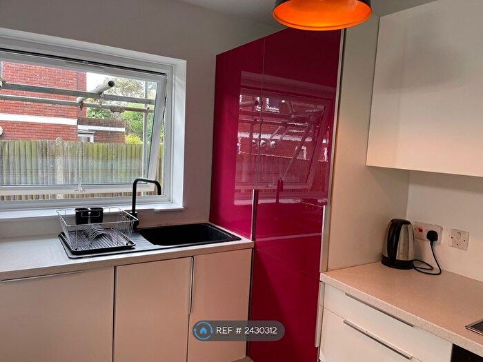 1 Bedroom Flat To Rent In Crescent Road, Wimbledon, SW20