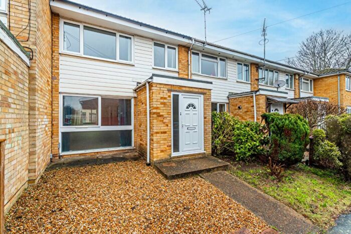 3 Bedroom Terraced House For Sale In Pinewood Close, St. Albans, Hertfordshire, AL4
