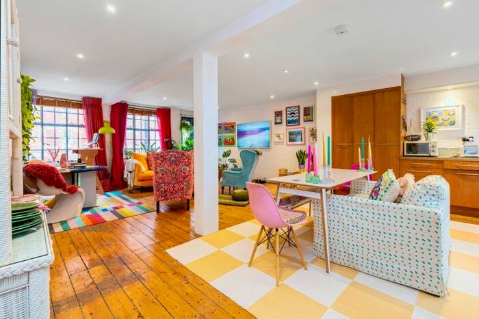 2 Bedroom Flat To Rent In Minerva Street, London, E2