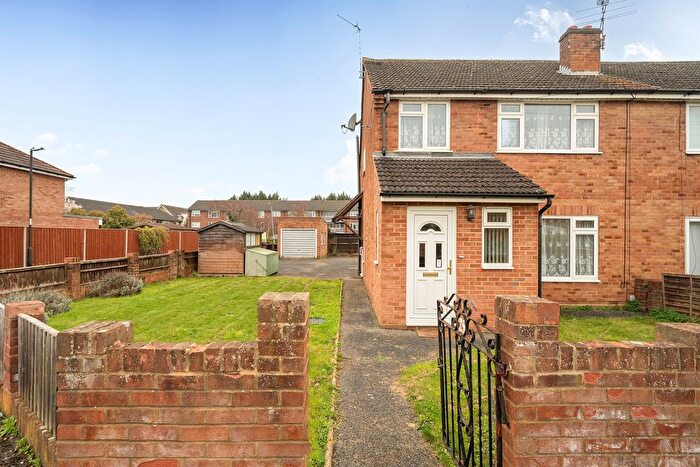 3 Bedroom Semi Detached House For Sale In Prince Andrew Road, Maidenhead, SL6