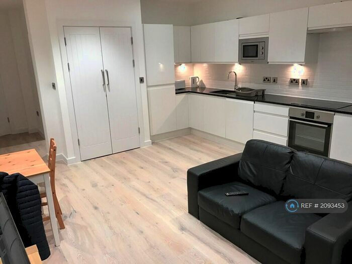 1 Bedroom Flat To Rent In Garrard House, Reading, RG1