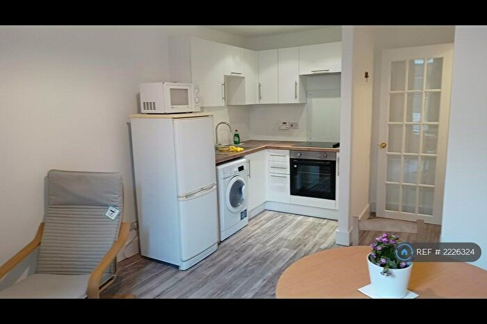 1 Bedroom Flat To Rent In High Riggs, Edinburgh, EH3