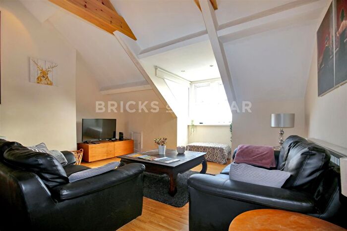 3 Bedroom Flat To Rent In Osborne Road, Jesmond, Newcastle Upon Tyne, NE2