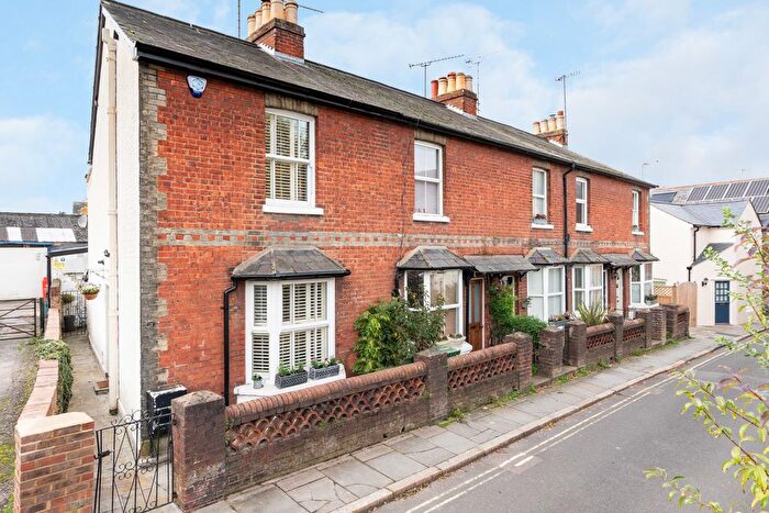 2 Bedroom End Of Terrace House To Rent In The Chine, High Street, Dorking, RH4