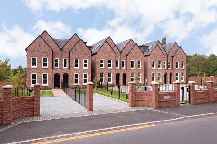 4 Bedroom Semi-Detached House For Sale In Houldsworth Gardens, Stockport, SK5
