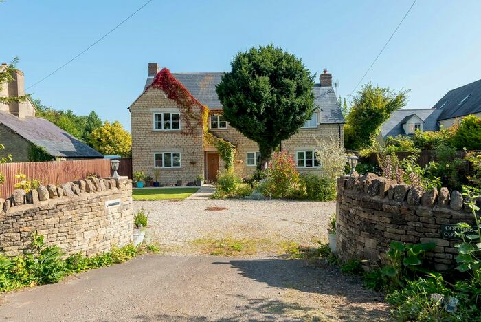 4 Bedroom Detached House For Sale In Eynsham Road, Sutton, OX29