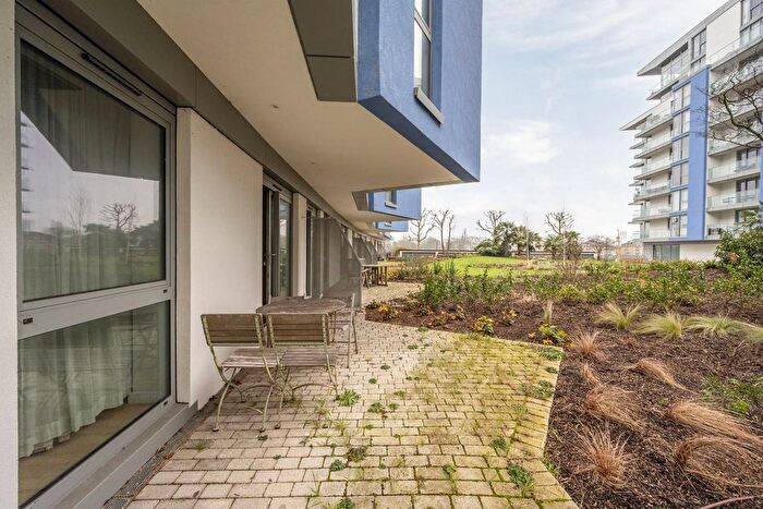 2 Bedroom Flat To Rent In Riverside Quarter, Putney, London, SW18