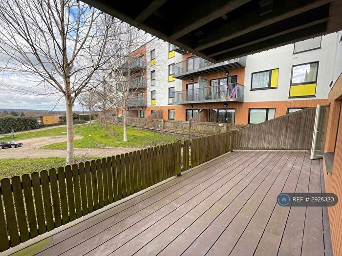 2 Bedroom Flat To Rent In Pinner Road, Harrow, HA1