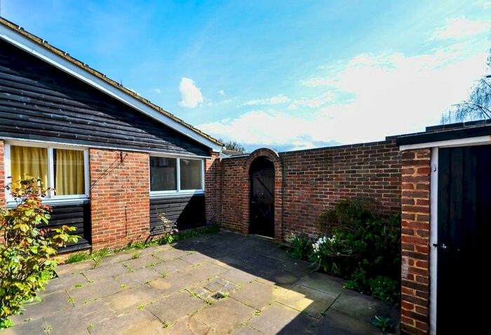 5 Bedroom Semi-Detached House To Rent In Edgeborough Way, Sundridge Park, Bromley, BR1