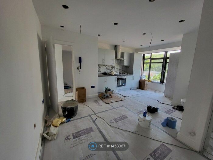 1 Bedroom Flat To Rent In Whyteleafe Business Village, Whyteleafe, CR3