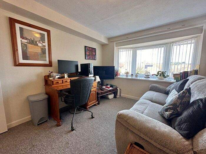 1 Bedroom Flat For Sale In Crofton Court, Yeovil, Somerset, BA21