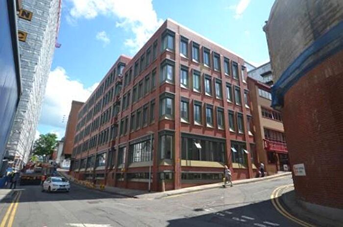 1 Bedroom Flat For Sale In Reading Station Access, Berkshire, RG1