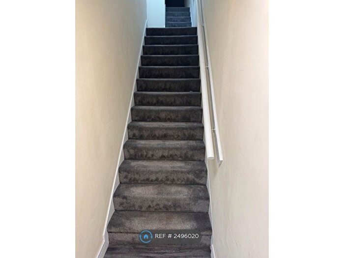 1 Bedroom Flat To Rent In Canal St, Oldbury, B69