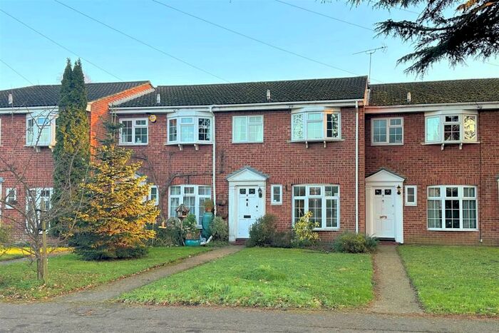 3 Bedroom Terraced House To Rent In West Byfleet, KT14