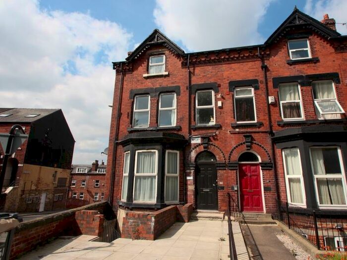 4 Bedroom Flat To Rent In Hyde Park Road, Hyde Park, Leeds, LS6