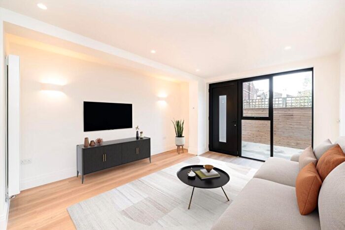 1 Bedroom Maisonette For Sale In Barmeston Road, Catford, SE6