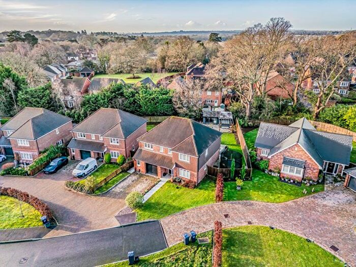 4 Bedroom Detached House For Sale In Woodlands Avenue, Rowlands Castle, PO9