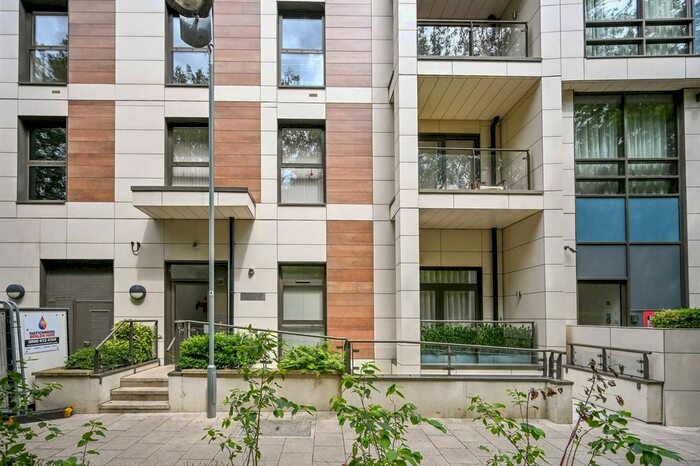 2 Bedroom Flat To Rent In The Anchor Building, Kingston, Kingston Upon Thames, KT2