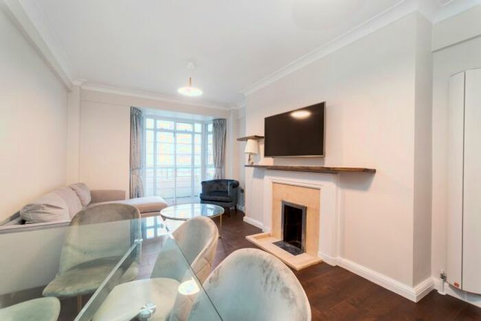 3 Bedroom Flat To Rent In Gloucester Place, London, NW1