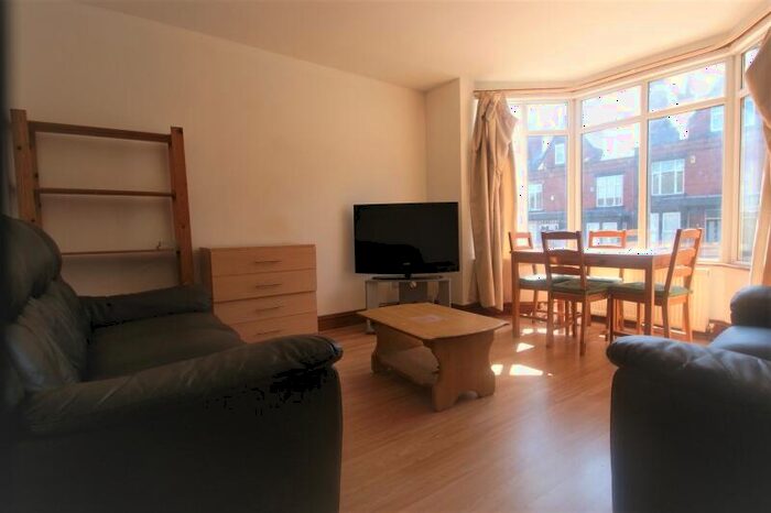 4 Bedroom Terraced House To Rent In Headingley Mount, Headingley, Leeds, LS6