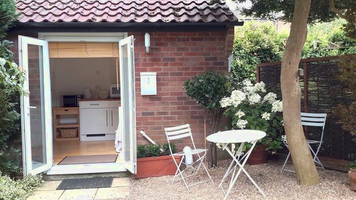 Studio To Rent In Colney Lane, Cringleford, NR4