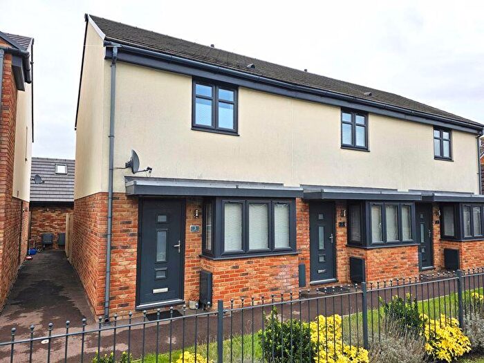 2 Bedroom End Of Terrace House To Rent In King Close, Gloucester, GL2