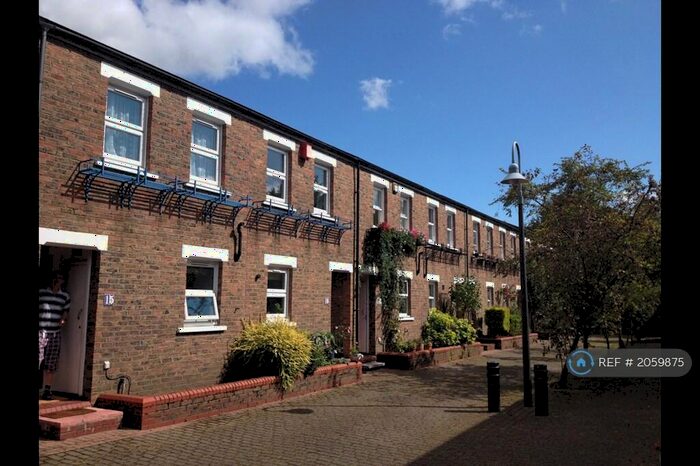 2 Bedroom Terraced House To Rent In Chichester Mews, London, SE27