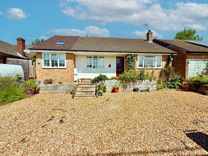 2 Bedroom Detached Bungalow For Sale In Tilsworth Road, Stanbridge, LU7
