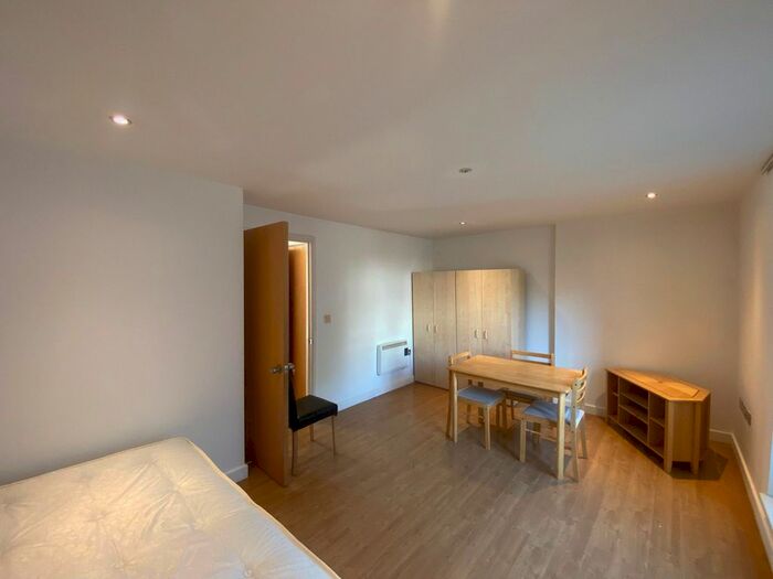 2 Bedroom Flat To Rent In Yeoman Street, London, SE8
