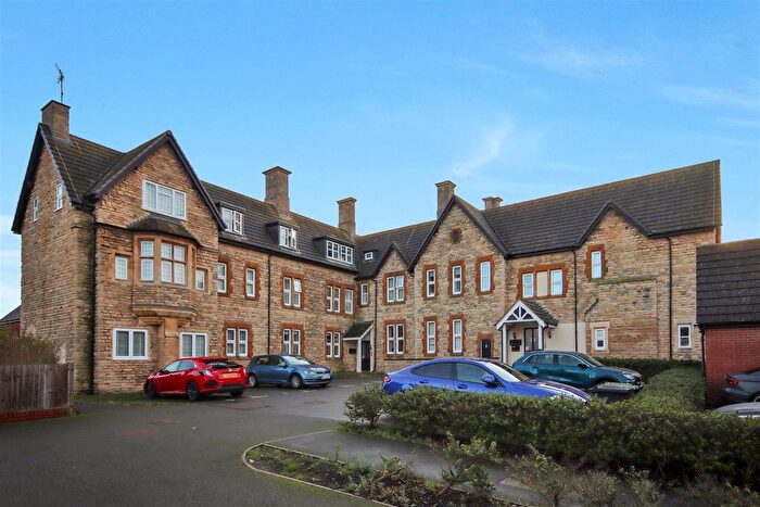 1 Bedroom Flat For Sale In The Drive, Rushden, NN10