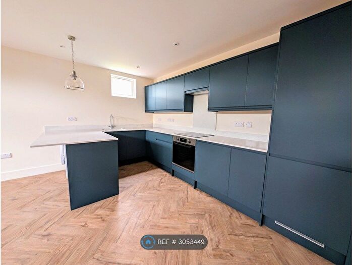 2 Bedroom Flat To Rent In Bonehurst Road, Horley, RH6
