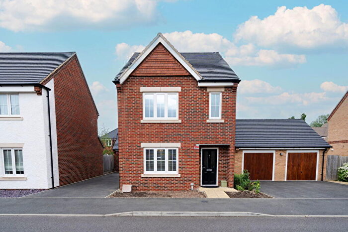 3 Bedroom Detached House For Sale In Darlash Road, Weston Turville, Aylesbury, HP22