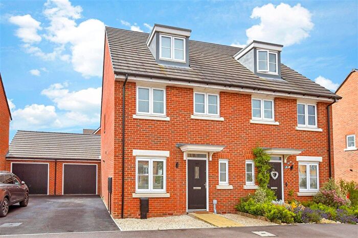 3 Bedroom Semi-Detached House For Sale In Longacres Way, Chichester, West Sussex, PO20
