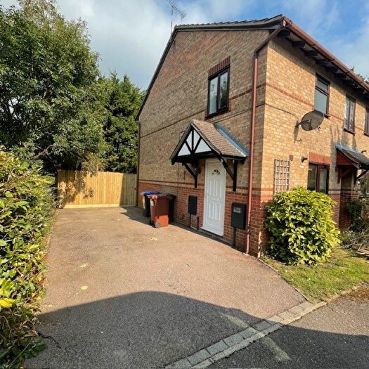 2 Bedroom End Of Terrace House To Rent In Salcey Close, Daventry, NN11