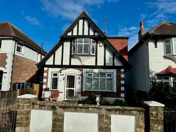 3 Bedroom Detached House To Rent In Downlands Avenue, Worthing, West Sussex, BN14