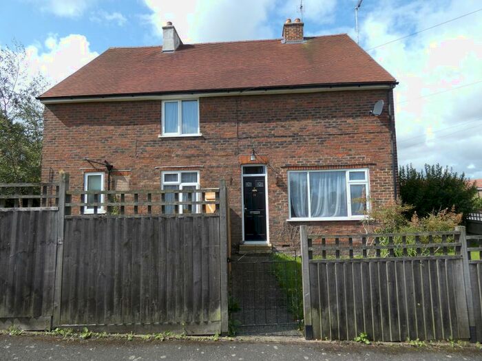 2 Bedroom Semi-Detached House To Rent In Greenfield Road, GU9