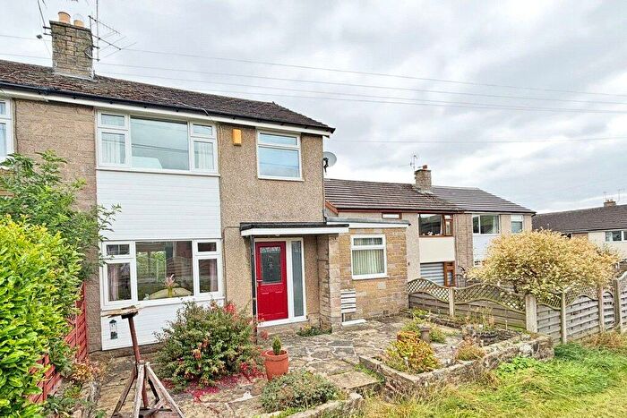 3 Bedroom Semi-Detached House For Sale In Woodfield Drive, Bradley, BD20