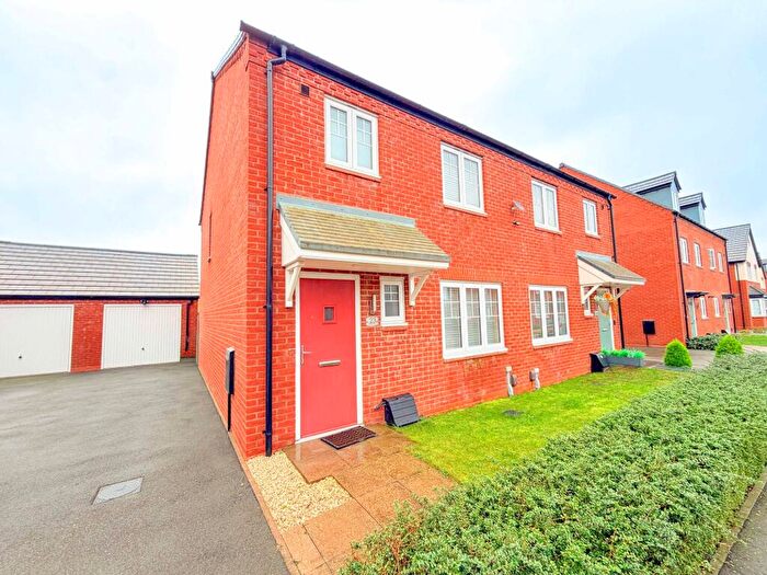 3 Bedroom Semi Detached House For Sale In Edgedale Road, Nuneaton, CV11
