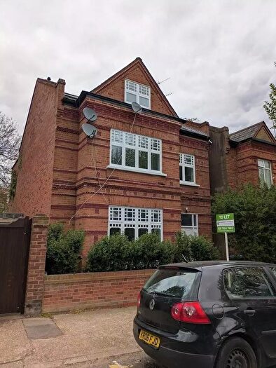 2 Bedroom Flat To Rent In Brondesbury Villas, Willesden, NW6