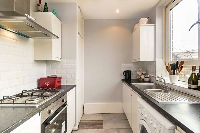 Studio To Rent In Munster Road, London, SW6
