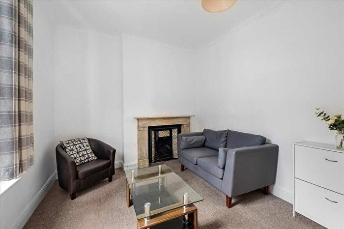 1 Bedroom Apartment To Rent In Houndiscombe Road, Plymouth, PL4