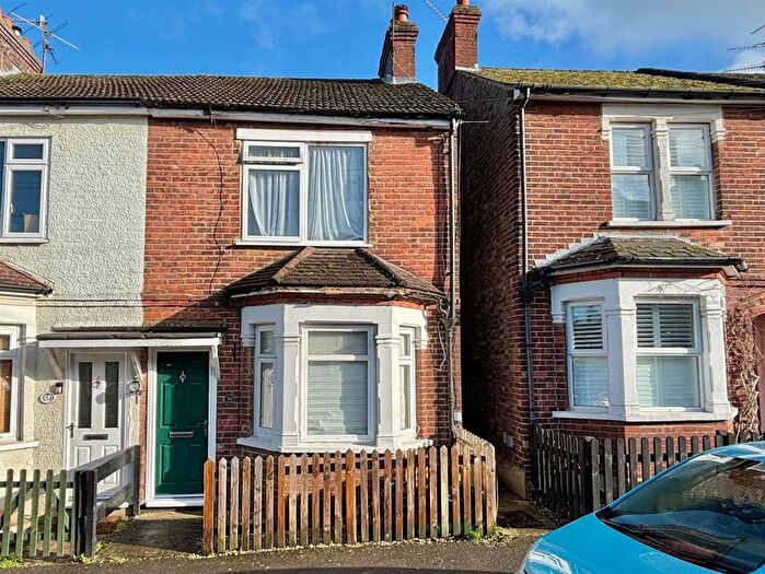 2 Bedroom End Of Terrace House For Sale In Greatness Road, Sevenoaks, TN14