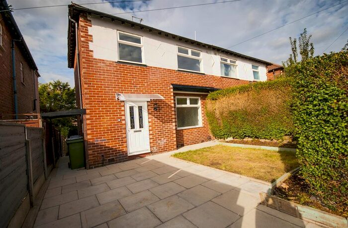 3 Bedroom Semi-Detached House To Rent In The Quadrant, Offerton, Stockport, SK1