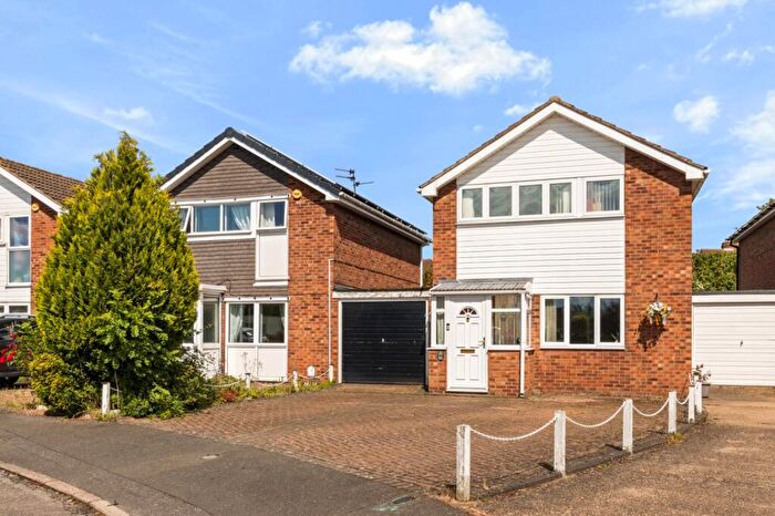 3 Bedroom Semi-Detached House For Sale In Greystones Road, Gainsborough, DN21