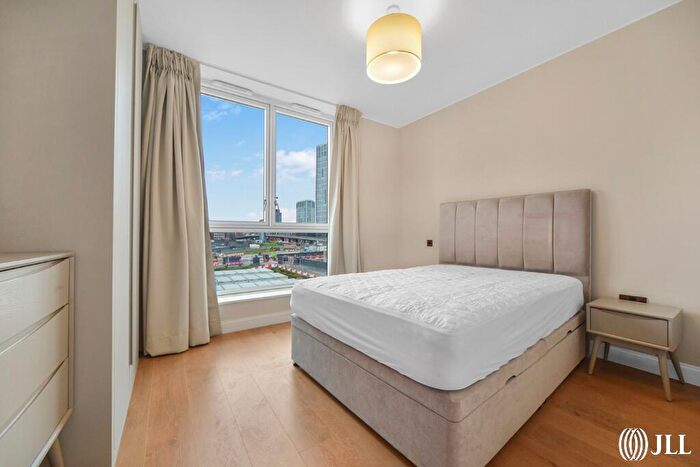 3 Bedroom Flat To Rent In Sugar House Lane Sugar House Island, E15