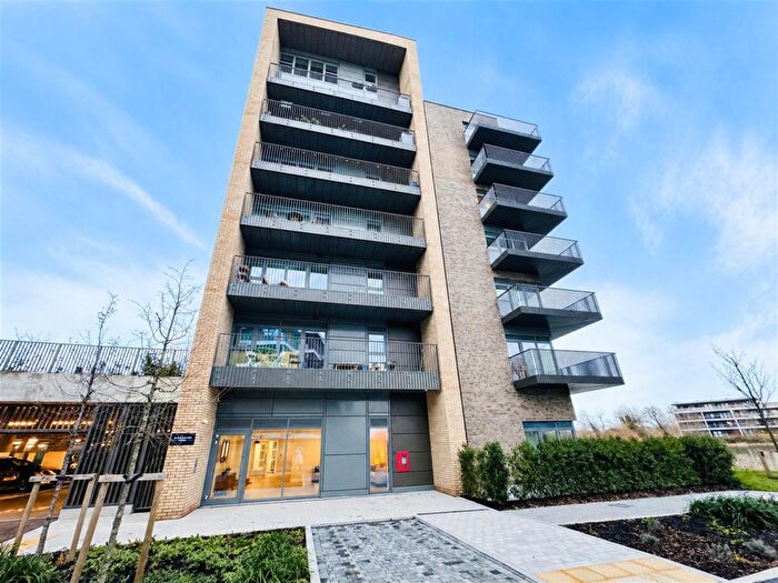 2 Bedroom Apartment To Rent In Flagstaff Road, Reading, RG2